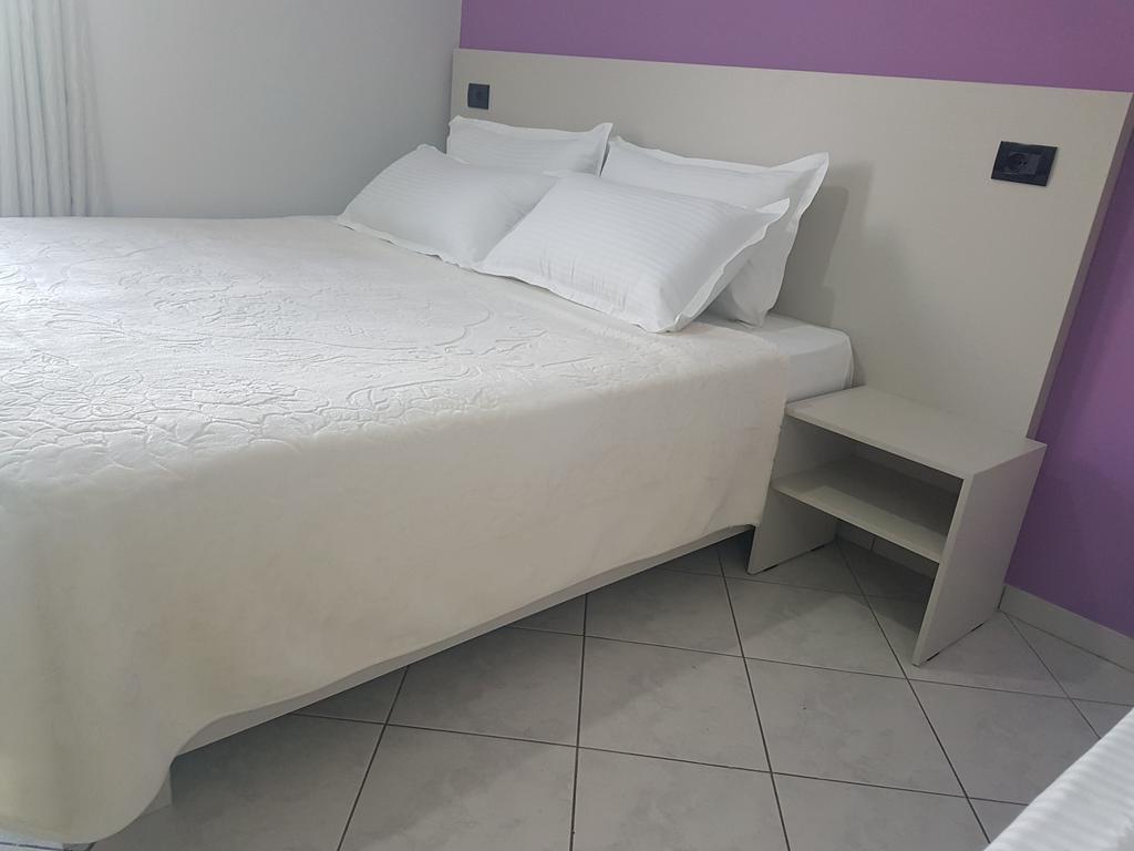 Perla Hotel Saranda Buitenkant foto
