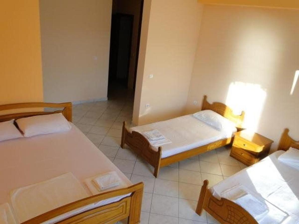 Perla Hotel Saranda Buitenkant foto