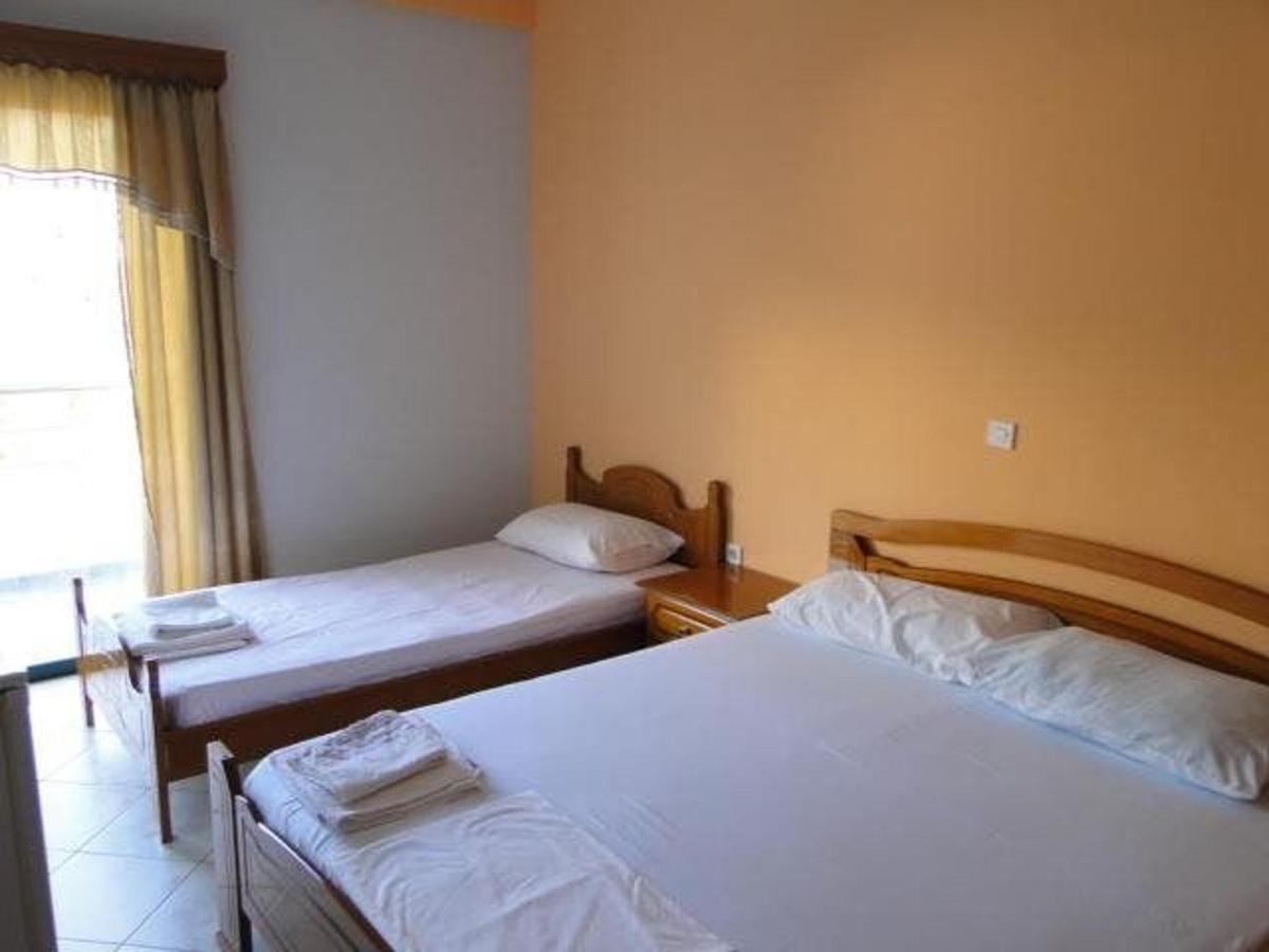 Perla Hotel Saranda Buitenkant foto