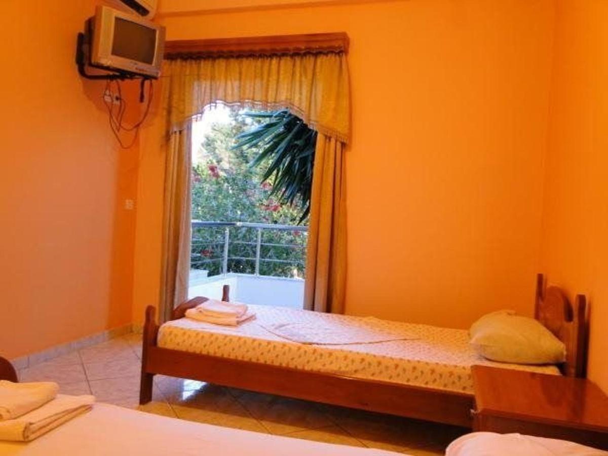 Perla Hotel Saranda Buitenkant foto