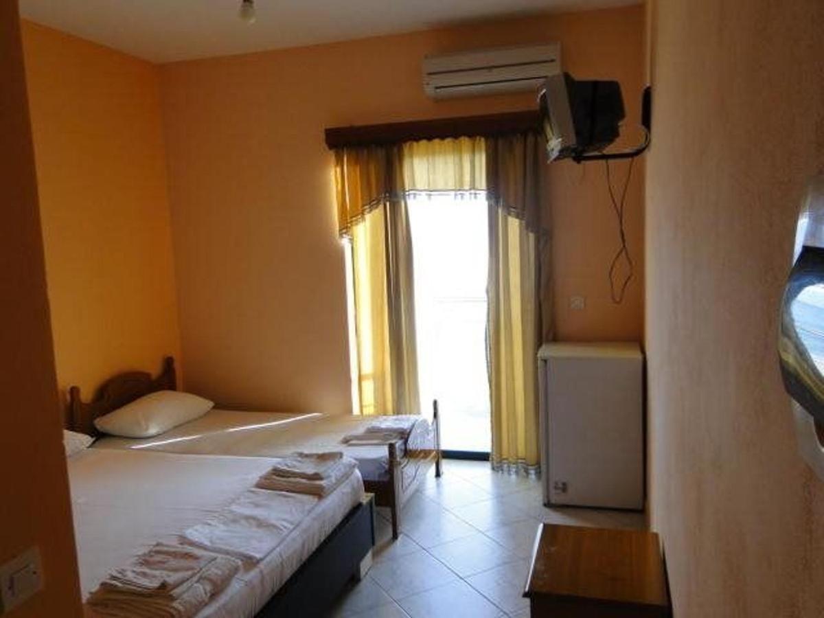 Perla Hotel Saranda Buitenkant foto